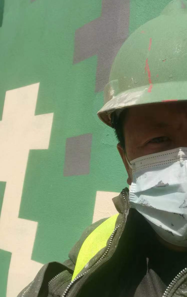 琼中迷彩漆未完全固化；